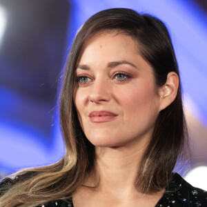 Marion Cotillard (robe Chanel) au photocall de la cérémonie d'ouverture de la 18ème édition du Festival International du Film de Marrakech (FIFM), le 29 novembre 2019. © Romuald Meigneux/Bestimage