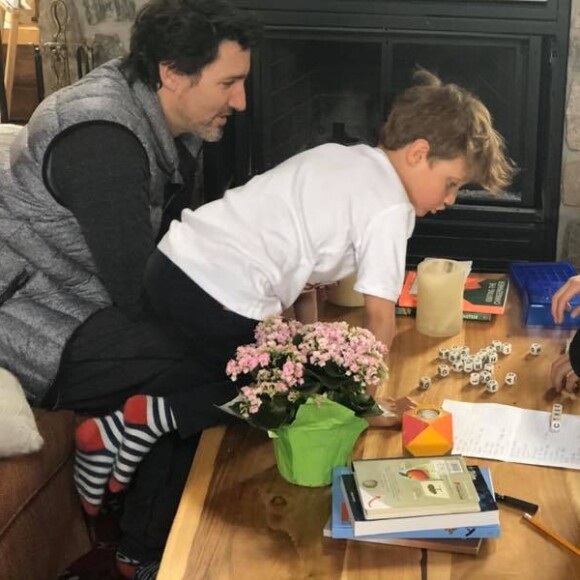 Justin Trudeau a passé le week-end de Pâques en famille dans sa résidence secondaire, au Québec. Avril 2020.