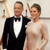 Tom Hanks et sa femme Rita Wilson lors du photocall des arrivées de la 92ème cérémonie des Oscars 2020 au Hollywood and Highland à Los Angeles, Californie, Etats-Unis, le 9 février 2020.