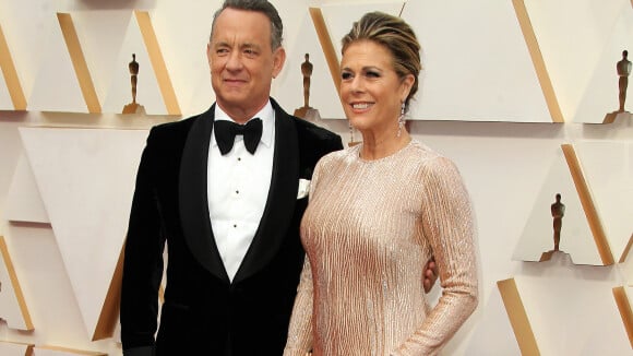 Covid-19 : Tom Hanks révèle que sa femme "rampait au sol" à cause du virus