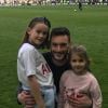 Hugo Lloris (ici avec ses filles Giuliana et Anna-Rose, photo Instagram du 12 mai 2019 lors du dernier match de la saison de Tottenham) et sa femme Marine ont accueilli le 20 septembre 2019 leur troisième enfant et leur premier garçon, Léandro.