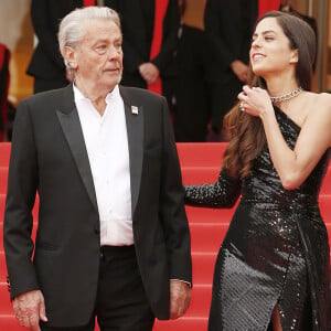 Alain Delon et sa fille Anouchka - Montée des marches du film "Une vie cachée" lors du 72ème Festival International du Film de Cannes. Le 19 mai 2019 © Christophe Aubert via Bestimage