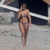 Exclusif - Sofia Richie - Alors que le confinement est imposé pour limiter la propagation de l'épidémie de Coronavirus (Covid-19) Sofia Richie bronze en bikini sur la plage de Malibu le 24 avril 2020.