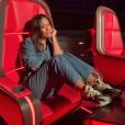 Amel Bent sur son fauteuil de coach de The Voice. Janvier 2020.