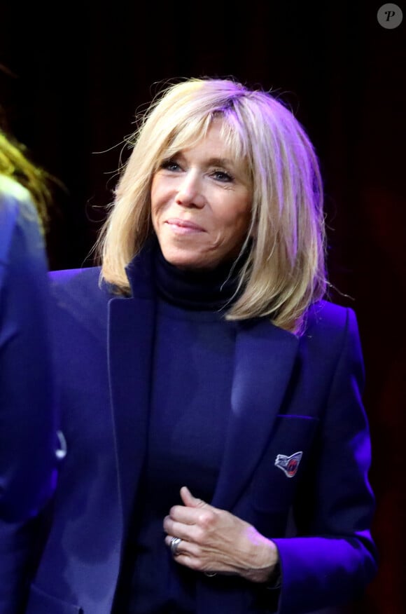 La Première Dame Brigitte Macron, présidente de la Fondation Hôpitaux de Paris – Hôpitaux de France Disneyland Paris a accueilli 300 enfants hospitalisés avec la Fondation Hôpitaux de Paris – Hôpitaux de France pour une journée inoubliable en compagnie de la Première Dame et présidente de la Fondation Hôpitaux de Paris – Hôpitaux de France, le parrain de l'Opération Pièces Jaunes 2020, la présidente de Disneyland Paris et d'autre personnalités à Marne-la-Vallée, France, le 29 janvier 2020. © Dominique Jacovides/Bestimage