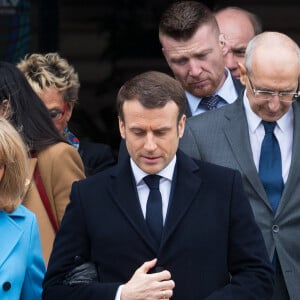 Le président de la république Emmanuel Macron et la Première Dame Brigitte Macron à la sortie de la mairie du Touquet après avoir voté pour le premier tour des élections municipales le 15 mars 2020. © Tiziano Da Silva / Bestimage