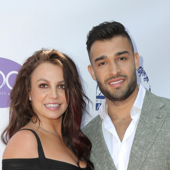 Britney Spears et son compagnon Sam Asghari sur le tapis rouge "The Daytime Beauty Awards" à Los Angeles. Le 20 septembre 2019.