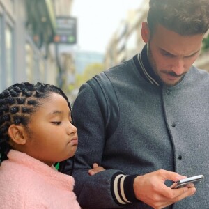 M. Pokora et sa belle-fille Violet le 30 octobre 2019.