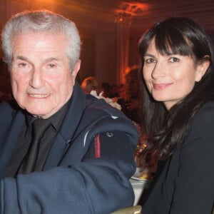 Claude Lelouch et sa compagne Valérie Perrin - 3ème Gala caritatif des "Stéthos d'Or" qui récompensent les artistes qui contribuent au bien-être de tous, organisé par la Fondation pour la Recherche en Physiologie au George V à Paris, le 11 mars 2019. Les Stéthos d'Or mettent à l'honneur cette année encore les personnalités qui, par leurs implications et énergies positives, ont contribué à la grande réussite de cette manifestation. Grâce aux dons, les premiers programmes de recherches en France et la construction du laboratoire entièrement dédié à ces derniers ont pu voir le jour. D'autres avancées ont été présentées au cours de cette soirée composée d'un dîner avec les personnalités, de la remise des Stéthos d'Or puis d'une vente aux enchères. La Fondation pour la Recherche en Physiologie est placée sous l'égide de la Fondation de France et la Fondation Roi Baudouin. La soirée est présentée par le Docteur F. Saldmann. © Coadic Guirec/Bestimage