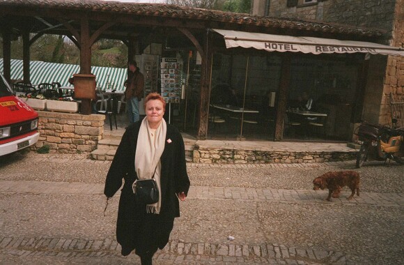 Muriel Robin - Tournage du film "Les couloirs du temps : Les Visiteurs 2" à Beynac. Le 20 mars 1997.