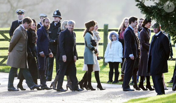 Kate Middleton arrive à la messe de Noël de Sandringham avec ses parents, Carole et Michael Middleton, sa soeur Pippa Middleton et son frère James Middleton. Le 10 janvier 2016