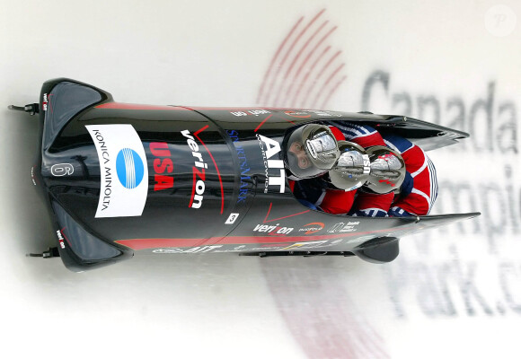 Pavle Jovanovic, membre de l'équipe de bobsleigh des États-Unis (photographié lors des championnats du monde de bobsleigh à Calgary, au Canada, en février 2005), est mort le 3 mai 2020.