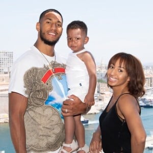 Estelle Mossely, Tony Yoka et leur fils Ali, ici à Marseille en août 2019 lors du 2e anniversaire d'Ali, ont accueilli le 7 mai 2020 le nouveau membre de la famille, Magomed, second fils du couple de champions.