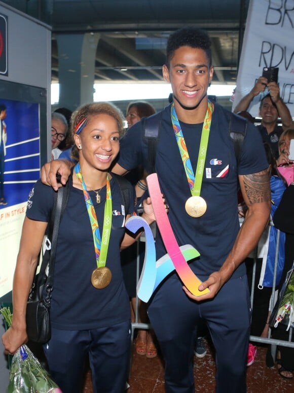 Tony Yoka et Estelle Mossely - Arrivées des athlètes des jeux olympiques de Rio 2016 à l'aéroport de Roissy le 23 août 2016.