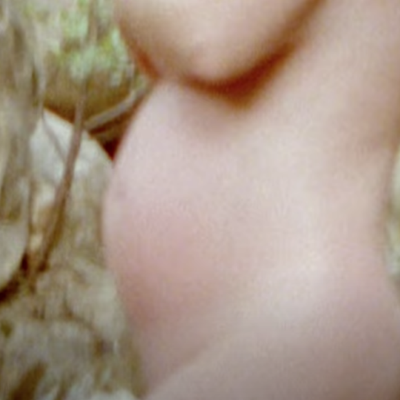 Katy Perry dans son clip "Daisies", Mai 2020.