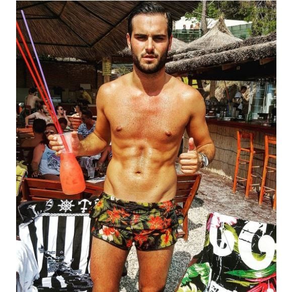 Nikola des "Anges" sexy et torse nu sur Instagram, juillet 2016