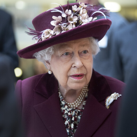 La reine Elisabeth II d'Angleterre en visite dans les locaux du MI5 à la Thames House à Londres. Le 25 février 2020