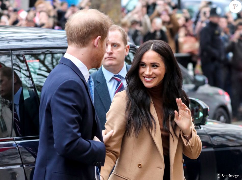 https://static1.purepeople.com/articles/0/38/97/50/@/5604962-le-prince-harry-duc-de-sussex-et-megha-950x0-1.jpg