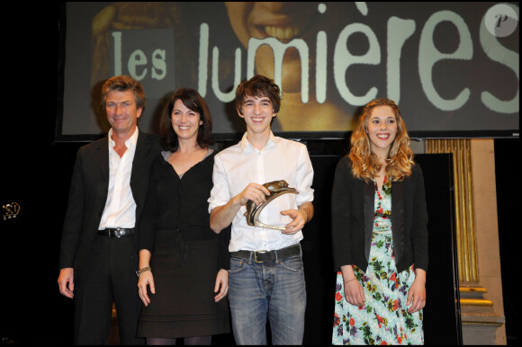 Philippe Caroit, Zabou Breitman, son fils Antonin Chalon et Alysson Paradis - 16e cérémonie du Prix Lumières en 2011, à Paris.
