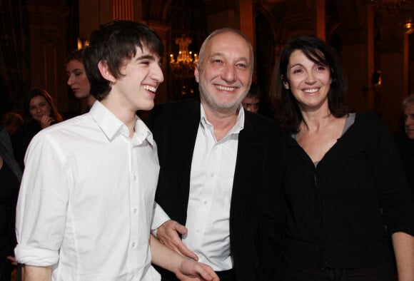 Zabou Breitman, son fils Antonin Chalon et François Berléand - 16e cérémonie des Prix Lumières en 2011, à Paris.