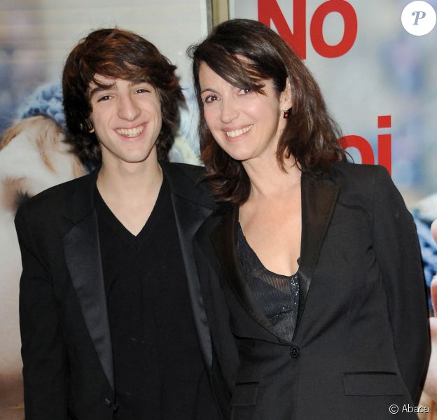 Zabou Breitman et son fils Antonin Chalon à la première du film "No et moi" à Paris en 2010.