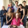 Paul Belmondo a partagé cette photo de sa réunion de famille avec notamment Jean-Paul Belmondo, sur Instagram, le 28 mai 2020.
