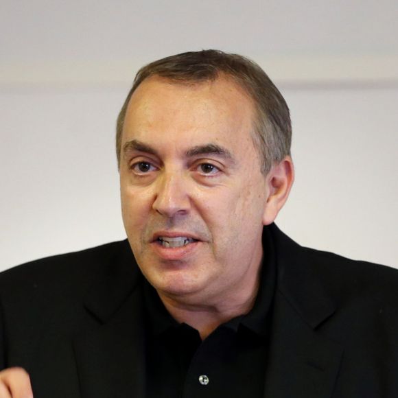 Jean-Marc Morandini fait une déclaration à la presse dans un salon de l'hôtel Radisson à Boulogne-Billancourt, le 19 juillet 2016, dénonçant un complot...