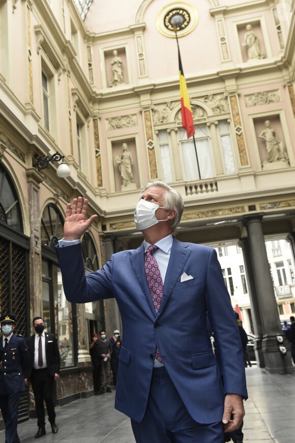 Le Roi Philippe de Belgique visite plusieurs magasins dans le centre de Bruxelles à la veille de la réouverture le 11 mai pendant l'épidémie de coronavirus (COVID-19). Belgique, Bruxelles, le 10 mai 2020