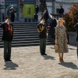 Le Roi Philippe de Belgique et la Reine Mathilde de Belgique rendent hommage à la tombe du soldat inconnu à Bruxelles, à l'occasion du 75ème anniversaire de la fin de la Seconde Guerre mondiale en Europe. Belgique, Bruxelles, le 8 mai 2020.