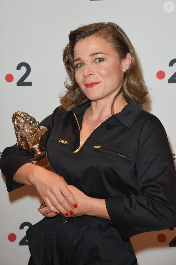 Info - Blanche Gardin refuse d'être décorée, accusant le président Macron de ne pas tenir ses promesses vis-à-vis des SDF - Blanche Gardin Molière de l'humour ("Je parle toute seule") - 30ème cérémonie des Molières 2018 à la salle Pleyel à Paris, France, le 29 mai 2018. © Coadic Guirec/Bestimage