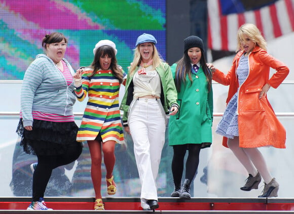 Ashley Fink, Lea Michele, Heather Morris, Jenna Ushkowitz, Diana Agron sur le tournage de Glee à New York, en 2011