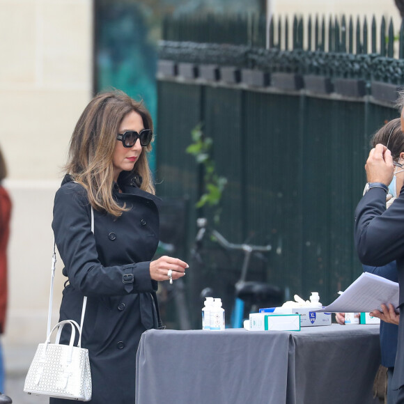 Elsa Zylberstein - Hommage à Guy Bedos en l'église de Saint-Germain-des-Prés à Paris le 4 juin 2020.