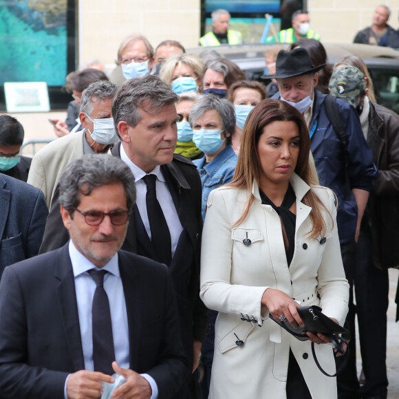 Arnaud Montebourg et sa compagne Amina Walter - Hommage à Guy Bedos en l'église de Saint-Germain-des-Prés à Paris le 4 juin 2020.