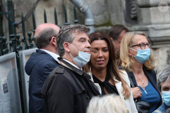 Arnaud Montebourg et sa compagne Amina Walter - Sorties - Hommage à Guy Bedos en l'église de Saint-Germain-des-Prés à Paris le 4 juin 2020.