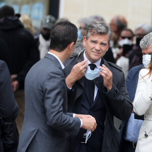 Arnaud Montebourg et sa compagne Amina Walter - Hommage à Guy Bedos en l'église de Saint-Germain-des-Prés à Paris le 4 juin 2020.