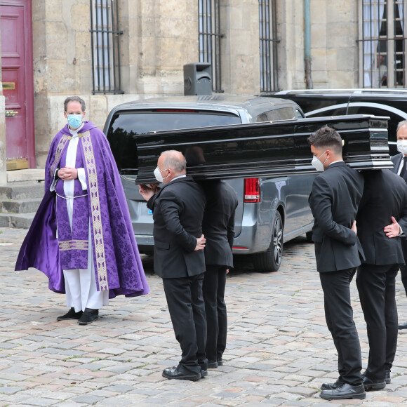 Le cercueil - Hommage à Guy Bedos en l'église de Saint-Germain-des-Prés à Paris le 4 juin 2020. 04/06/2020 - Paris