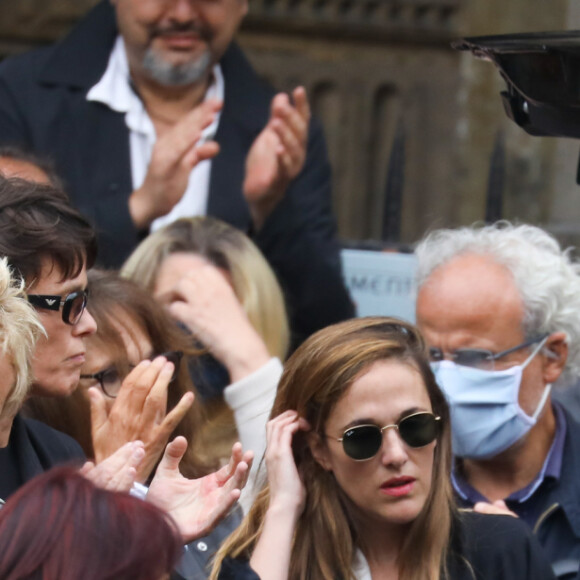 Muriel Robin - Hommage à Guy Bedos en l'église de Saint-Germain-des-Prés à Paris le 4 juin 2020.