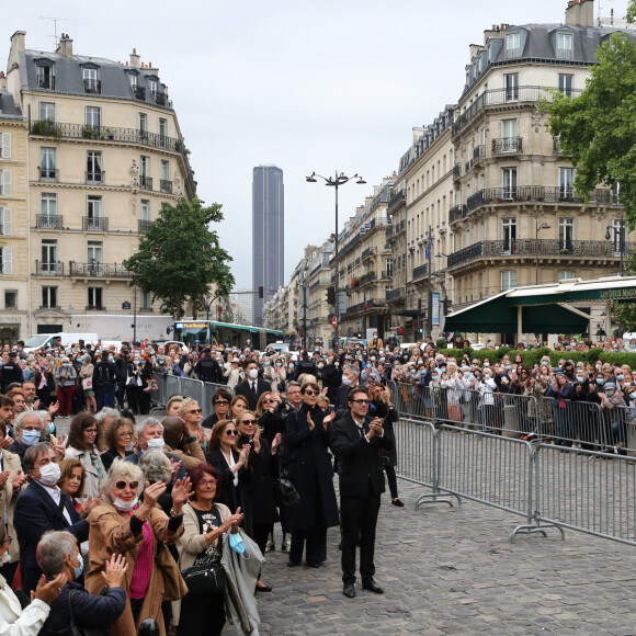 Muriel Robin - Hommage à Guy Bedos en l'église de Saint-Germain-des-Prés à Paris le 4 juin 2020.