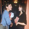 Jane Birkin et sa fille Charlotte Gainsbourg à Paris en 1988.