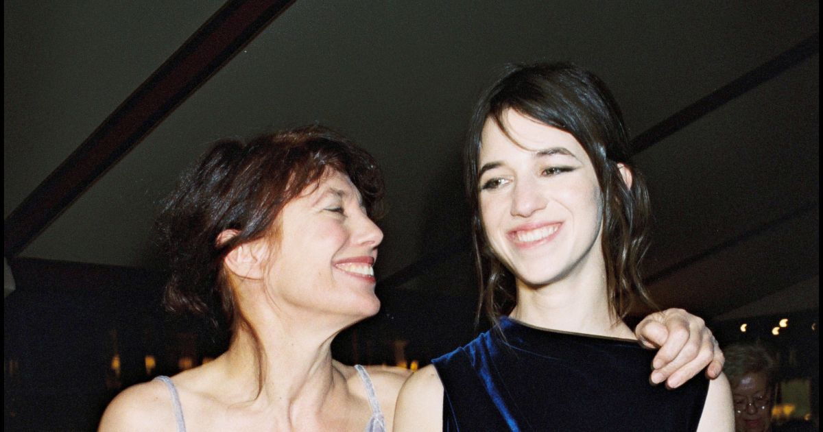 Photo Jane Birkin Avec Charlotte Gainsbourg Et Sa Fille Alice Attal The Best Porn Website