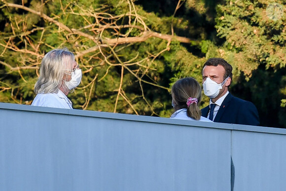 Epidémie de Coronavirus (Covid-19) - Le Président Emmanuel Macron rencontre le Professeur Didier Raoult à Marseille, le 9 avril 2020.