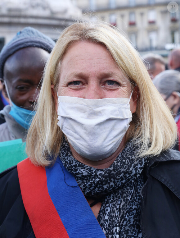 Danielle Simonnet (La France Insoumise) lors d'une manifestation contre le racisme et les violences policières place de la République à Paris le 9 juin 2020. © Panoramic / Bestimage