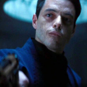 Rami Malek dans la nouvelle bande annonce du film "No Time To Die" diffusée lors du 54ème Super Bowl au Hard Rock Stadium à Miami, le 2 février 2020.