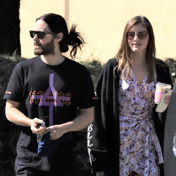 Exclusif - Jared Leto est allé déjeuner avec Valery Kaufman et sa mère C. Leto chez Joan's On Third à Los Angeles, le 17 février 2020