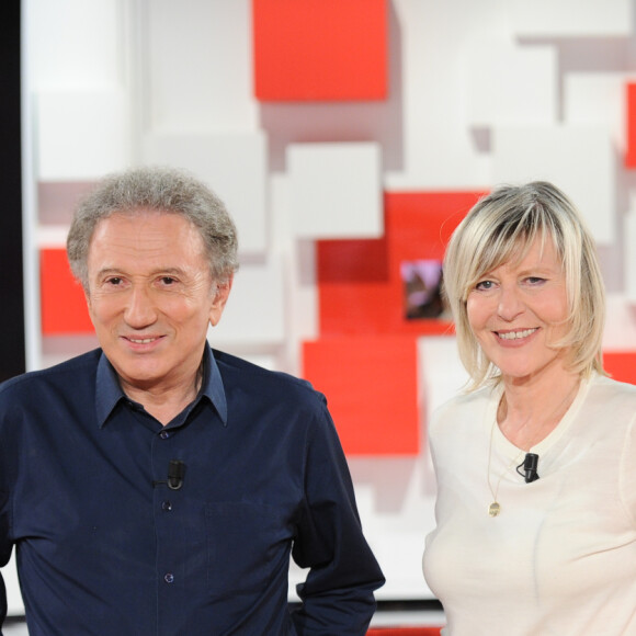 Exclusif - Michel Drucker, Chantal Ladesou et Emmanuel Chaunu - Enregistrement de l'émission ' Vivement Dimanche ' au studio Gabriel le 18 mai 2020 . Diffusion le 14/06/2020 sur France 2 . © Guillaume Gaffiot / Bestimage