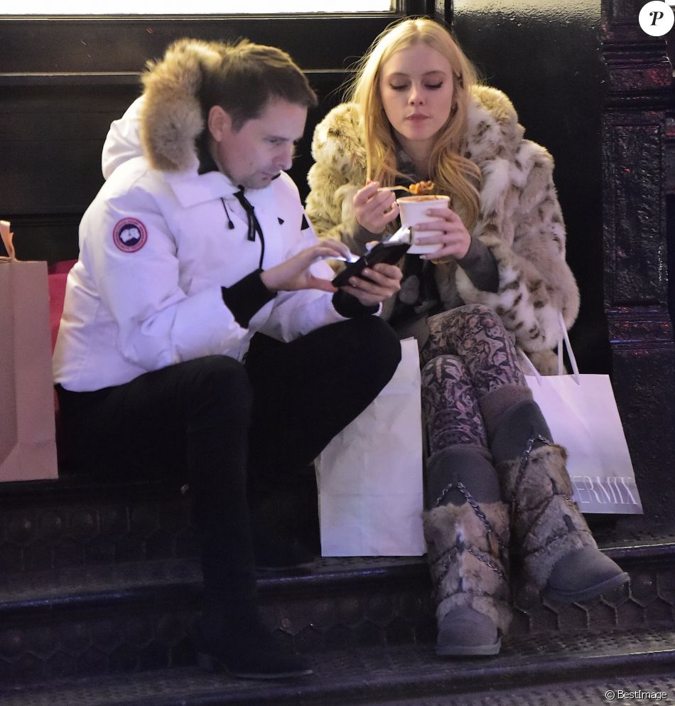 Exclusif - Matt Bellamy (Matthew) et sa compagne Elle Evans mangent un bol de soupe dans le quartier de Soho à New York. Le 30 janvier 2017