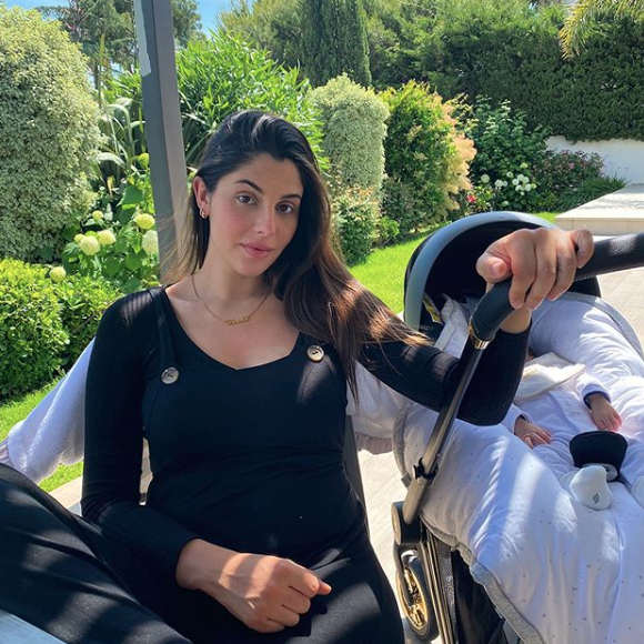 Coralie Porrovecchio et son fils Leeroy, né le 23 mai 2020. Photo publiée sur Instagram en juin 2020.