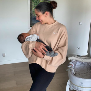 Coralie Porrovecchio et son fils Leeroy, né le 23 mai 2020. Photo publiée sur Instagram en juin 2020.