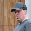 Exclusif - Matthew Perry de retour chez lui après un passage à la pharmacie le 5 juin 2020.
