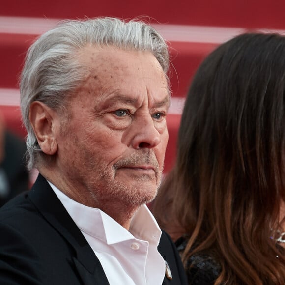 Alain Delon et sa fille Anouchka Delon lors de première du film "Une Vie Cachée Life" lors du 72ème Festival International du Film de Cannes, France, le 19 mai 2019.